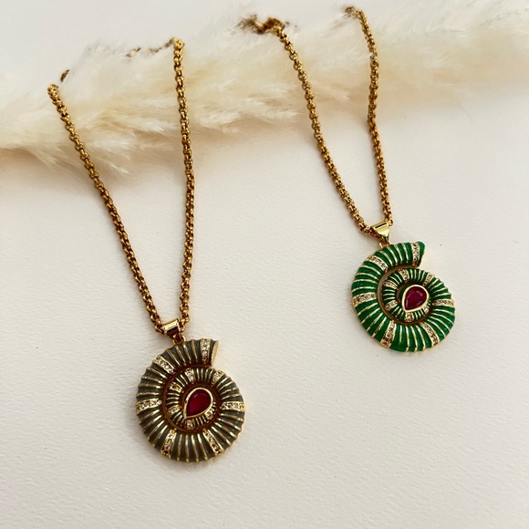 Marine Sea Nautilus Pendant Necklace - Statement Necklace - Elegant Necklace - Picture 5 of 16